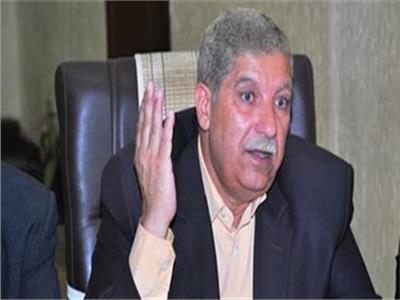 «يس طاهر» يودع الموظفين والمواطنين بديوان محافظة الإسماعيلية