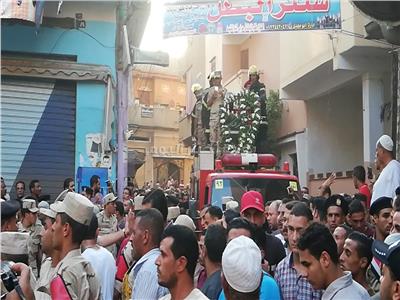 بالصور.. جنازة عسكرية للشهيد أحمد المنيسي بمسقط رأسه بالغربية