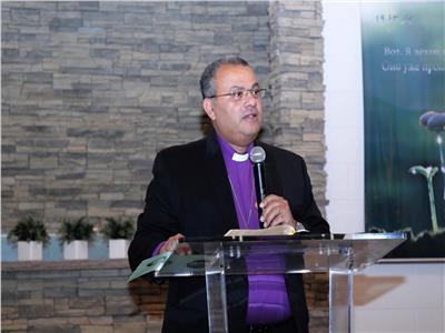 رئيس الطائفة الإنجيلية يدشن الكنيسة العربية بريتشموند
