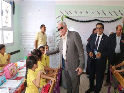 محافظ جنوب سيناء يتفقد مدرسة شرم الشيخ الرسمية للغات
