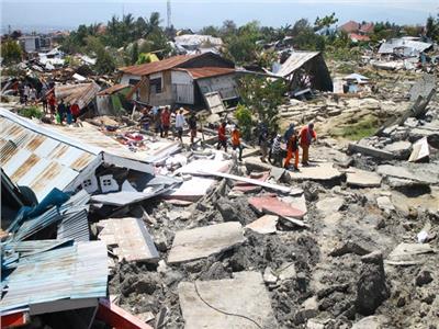 عدد القتلى جراء زلزال وأمواج إندونيسيا يرتفع إلى 1234 