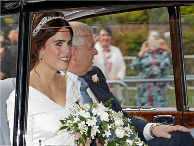 صور| بريطانيا تحتفل بزفاف حفيدة الملكة اليزابيث