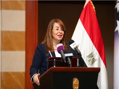 غادة والي تعرض برامج الوزارة خلال مؤتمر الغرفة الأمريكية في القاهرة