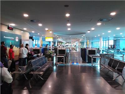 وزير الطيران يتفقد النظام الأمني الجديد بمبنى «3» بالمطار