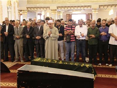 فيديو| تشييع جنازة «حمدي قنديل» بحضور نجوم الفن والإعلام