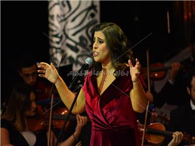 صور| كارلا رميا تُطرب جمهور الأوبرا بأغانيها اللبنانية