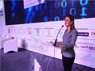 صور| سحر نصر أفضل وزيرة استثمار في الوطن العربي