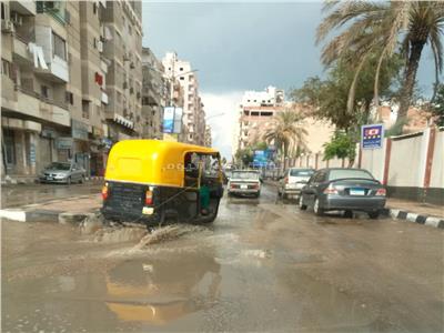 صور| أمطار غزيرة وتوقف حركة الصيد بكفر الشيخ
