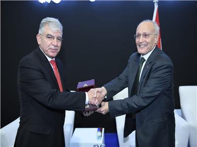 «العصار» يستقبل مدير عام مركز الملك عبد الله الثاني للتصميم والتطوير الأردني