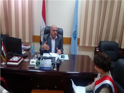 نائب المحافظ يلتقي يوسف محمد «أصغر مذيع» لمناقشة قضايا القاهرة 