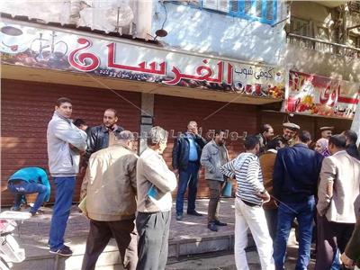 حى غرب سوهاج يغلق 13 مقهى مخالف وتنفيذ قرارين إزالة