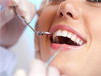 حقيقة مخاطر ومضاعفات عمليات زراعة الأسنان