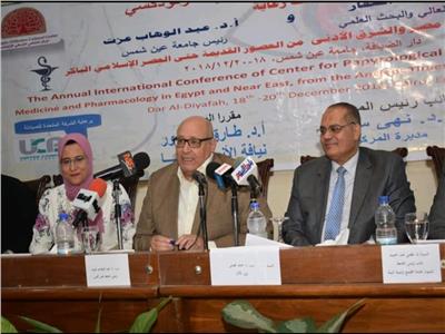 صور| افتتاح مؤتمر «الدراسات البردية والنقوش» بجامعة عين شمس