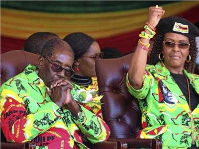 جنوب أفريقيا تصدر أمر اعتقال لزوجة رئيس زيمبابوي السابق