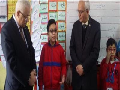 وزير التعليم يتفقد مدرسة الإمام الشافعى الابتدائية بمنطقة التونسى