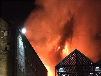 أكثر من 100 رجل إطفاء يكافحون حريقا في جنوب لندن