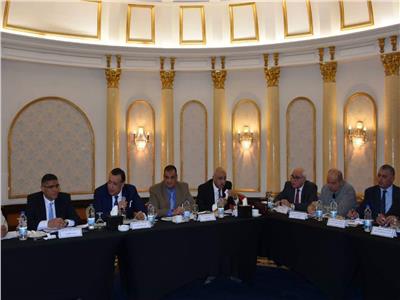 مجلس أمناء القاهرة الجديدة يطالب رئيس الجهاز بسرعة تنفيذ قراراته في 2019