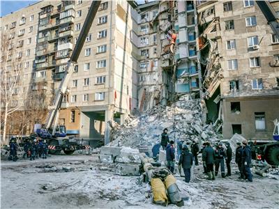بالصور| تواصل عمليات الإنقاذ بمبنى موسكو المنهار.. وارتفاع القتلى لـ38
