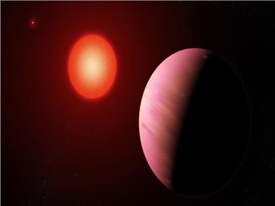 اكتشاف كوكب ضخم في نظام نجمي ثنائي