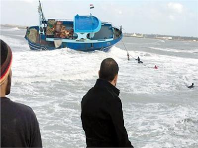 إنهاء أزمة 17 صيادًا تعطل بهم مركب أمام سواحل الإسكندرية