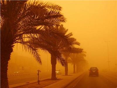 عاصفة ترابية قوية تضرب الكويت