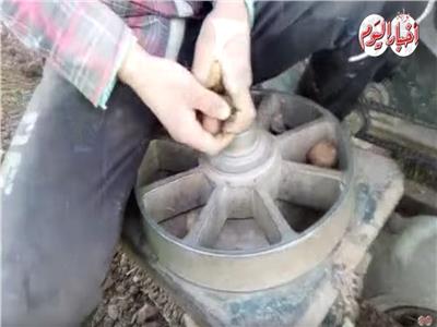 فيديو | «الستارة» أسرع نظام لزراعة البطاطس في المنوفية