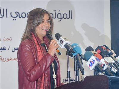نبيلة مكرم تطالب المصريين في الخارج بالتضامن مع مبادرات «عام التعليم»