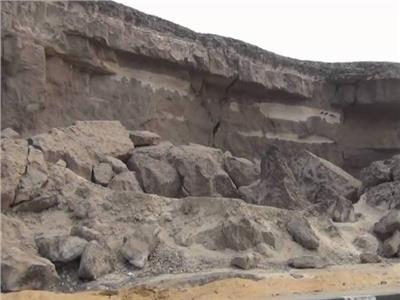 فيديو| رئيس حي منشأة ناصر: منطقة تصدع الصخرة خالية من السكان