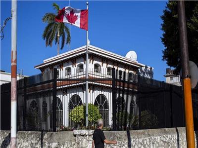 كندا تخفض موظفي سفارتها بكوبا بعد إصابة دبلوماسي بمرض غامض