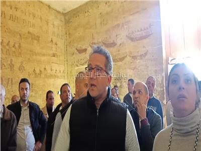 بالصور.. جولة وزير الٱثار لمقبرة خيتي بمزار بني حسن