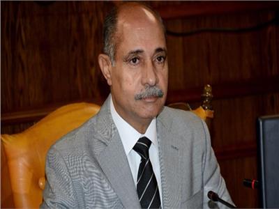 وزير الطيران المدني يوجه رسالة للعاملين بـ«مصر للطيران»