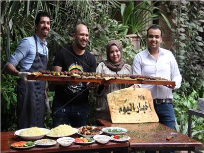 فيديو وصور| «الأكل مذاهب».. الشيف جيمي ينافس «بوراك التركي» بأطول سيخ كفتة