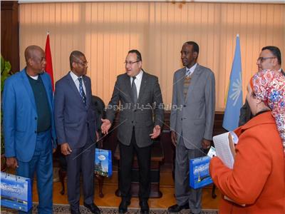 محافظ الإسكندرية يستقبل سفير غينيا ورئيس جامعة عبد الناصر بكوناكري 