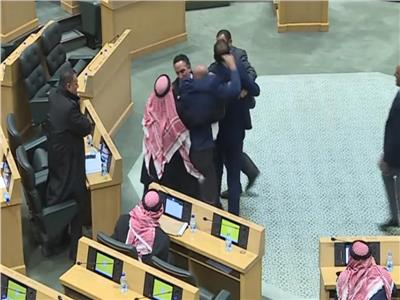 فيديو..غرائب برلمانات العالم| تصرفات خارجة و«العراك» سيد المشهد