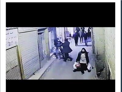 فيديو| لحظة القبض على إرهابي «الدرب الأحمر».. وتفجير نفسه