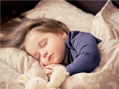 كيف تساعدي طفلك على النوم الجيد؟