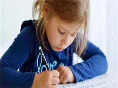 4 نصائح لتحسين خط ابنك في الكتابة