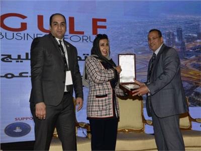 «الخليج للمال» يكرم علاء سليم كأفضل شخصية رائدة بين المصريين في الخارج