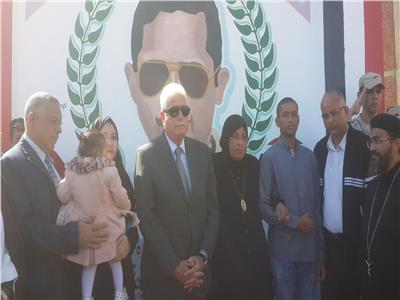 محافظة جنوب سيناء يُهدي أسرة الشهيد «محمود ناجي» رحلة عمرة 