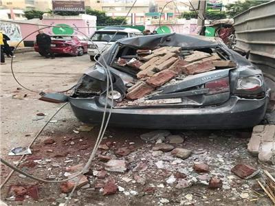 بالصور| إصابة مسنة وتهشم 8 سيارات في انفجار شبكة غاز بالزقازيق