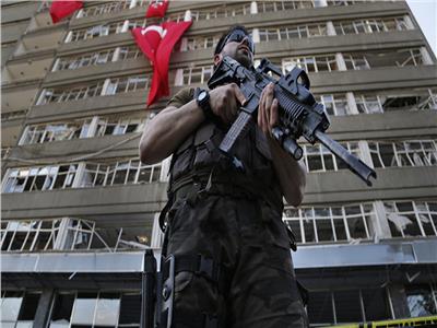 شاهد| «شرطة أردوغان» تحول تركيا لدولة «مافيا»