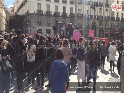 بالفيديو| احتجاجات نسائية في إسبانيا تزامناً مع يوم المرأة العالمي
