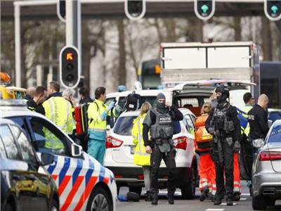 هولندا تنكس الأعلام بعد حادث أوتريخت والشرطة تبحث عن الدافع