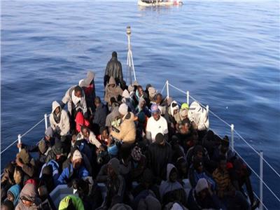 مهاجرون يختطفون سفينة شحن بعد مشاركتها في إنقاذهم قبالة سواحل ليبيا