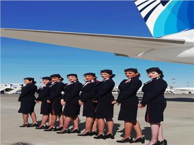 مصر للطيران تكشف عن «الزي الجديد» لأطقم الضيافة