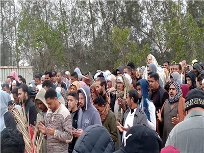 الآلاف يشيعون جثمان شهيد سيناء بقرية «سرابيوم» بالإسماعيلية