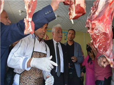 محافظ جنوب سيناء يفتتح منفذا لبيع اللحوم بأسعار مخفضة برعاية «مستقبل وطن»