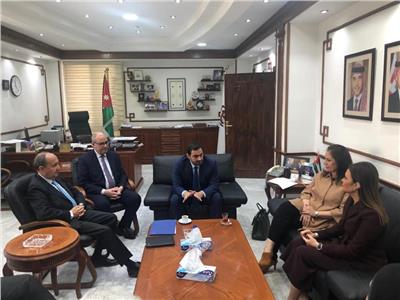 تفاصيل لقاء 3 وزراء مع وزير التجارة والصناعة الأردني 