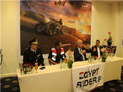 «فودة» يلتقي بالمشاركين في مهرجان «سيناء آمنة 2»