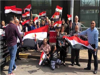 صور وفيديو| المصريون يصطفون أمام القنصلية بنيويورك للإدلاء بأصواتهم